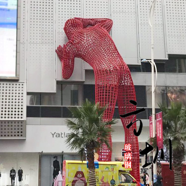 购物商城铁艺装饰人物雕塑